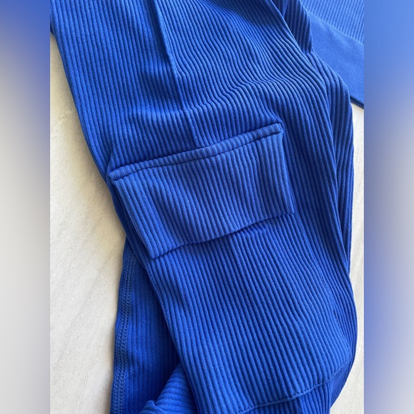 NWOT Blue Cargo Legging Workout Set - Size Small - Picture 3 of 9